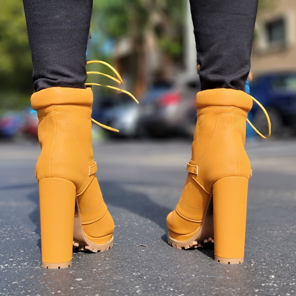 Camel Nubuck Lace-Up Block High Heeled Platform Ankle Boots - Picture 4 of 6